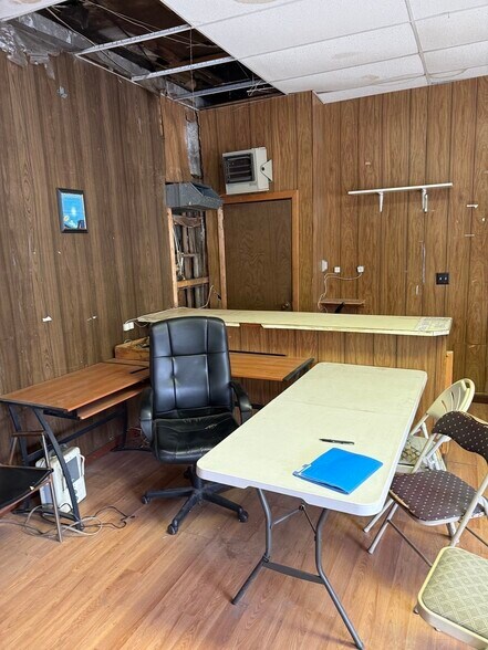 More Photos Of 72 Unity St, Turners Falls Freestanding For Sale