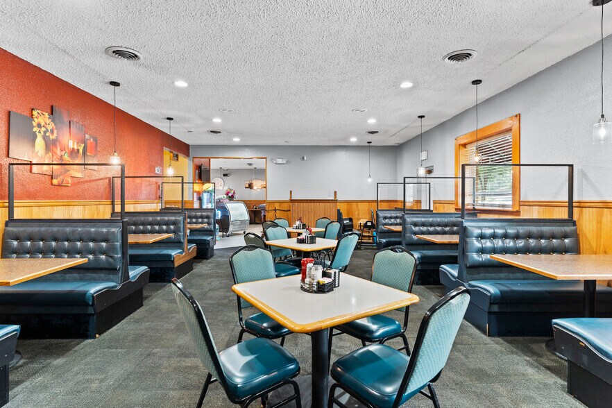 More Photos Of 487 E King St, Shippensburg Restaurant For Sale