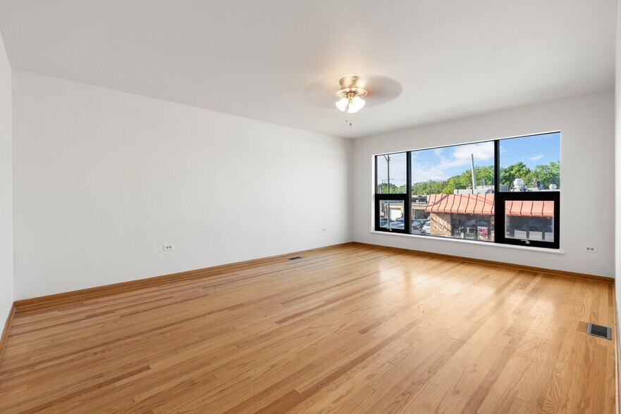 More Photos Of 6135 N Elston Ave, Chicago Office Residential For Sale