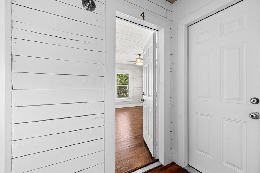 More Photos Of 409 E Austin St, Bellville Apartments For Sale