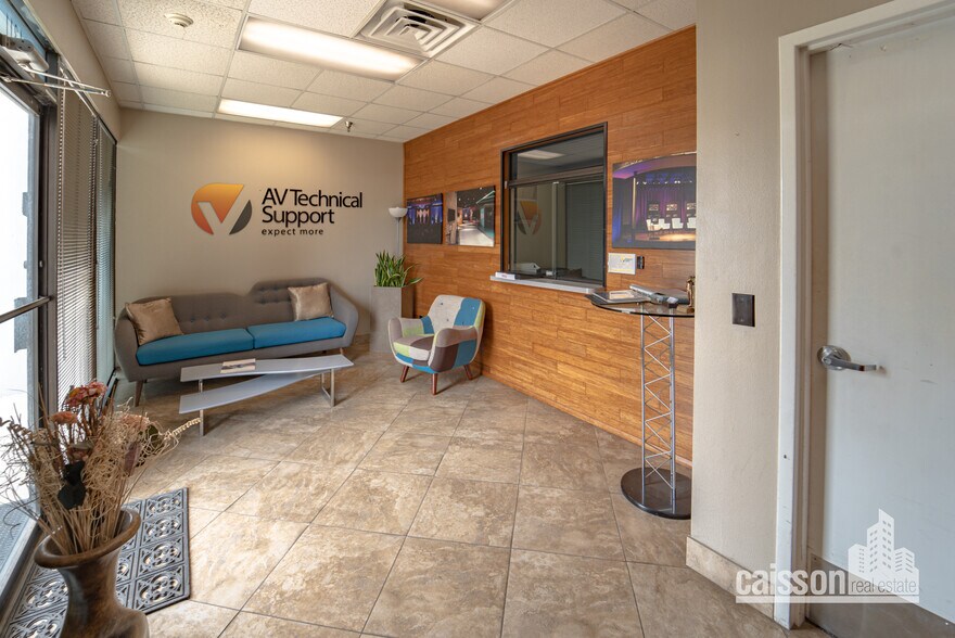 More Photos Of 4311 Director Dr, San Antonio Warehouse For Lease