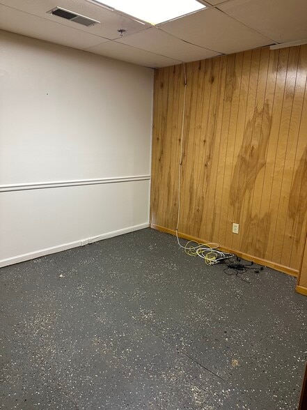 More Photos Of 1 Buffalo Ave, Concord Loft Creative Space For Sale