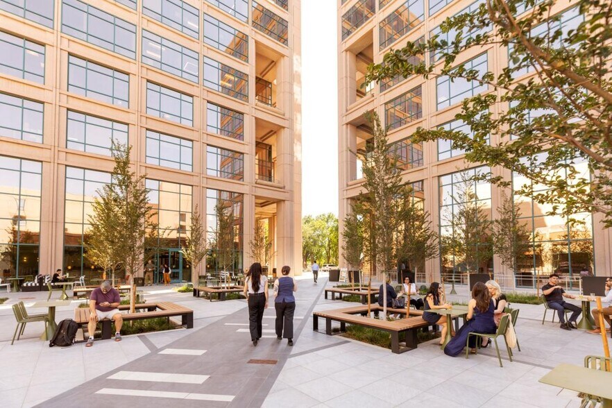 More Photos Of 6501 Americas Pky NE, Albuquerque Office For Lease