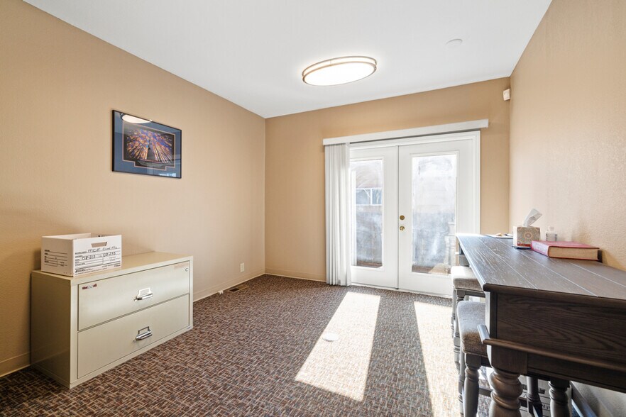 More Photos Of 514 Walnut Ave, Klamath Falls Office Residential For Sale