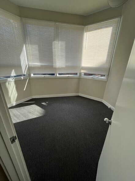 More Photos Of 129 Whitney Ave, New Haven Office Residential For Lease