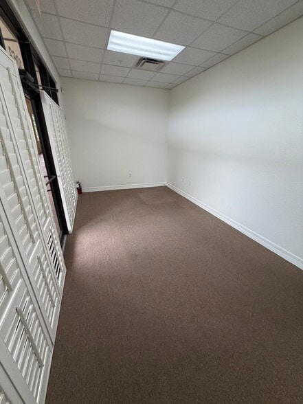 More Photos Of 1062 Bloomingdale Ave, Valrico Office For Sale