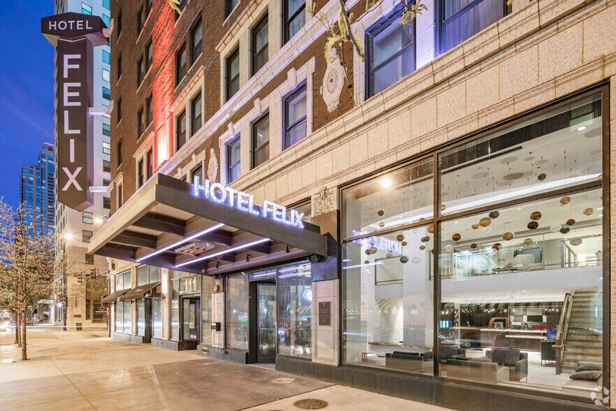 More Photos Of 111 W Huron St, Chicago Hotel For Lease