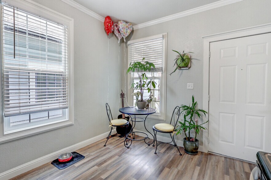 More Photos Of 517 13th St, Sacramento Multifamily For Sale