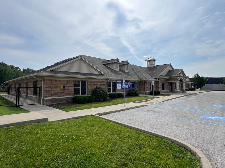 More Photos Of 62 Capital Dr, Warsaw Office For Sale