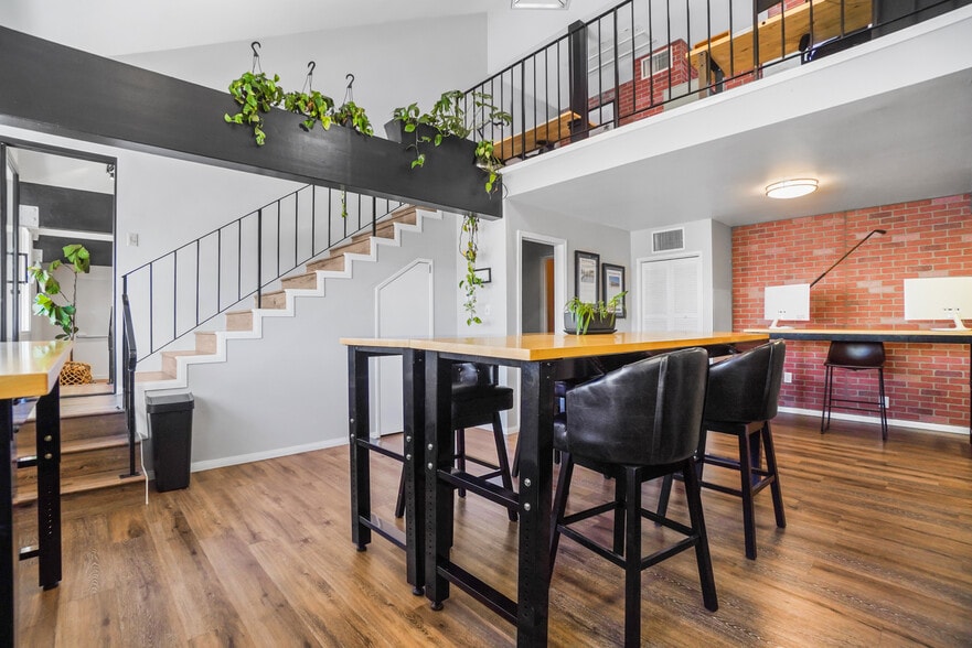 More Photos Of 2734 E Broadway, Long Beach Loft Creative Space For Sale
