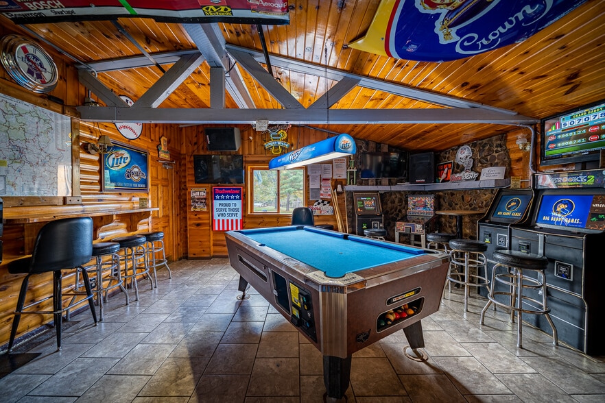 More Photos Of N10120 Parkway Rd, Crivitz Hotel For Sale