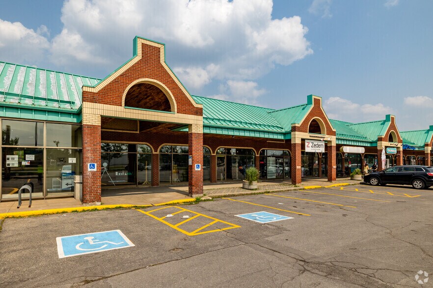 More Photos Of 1080-1126 Boul de la Grande-Allée, Boisbriand Freestanding For Lease