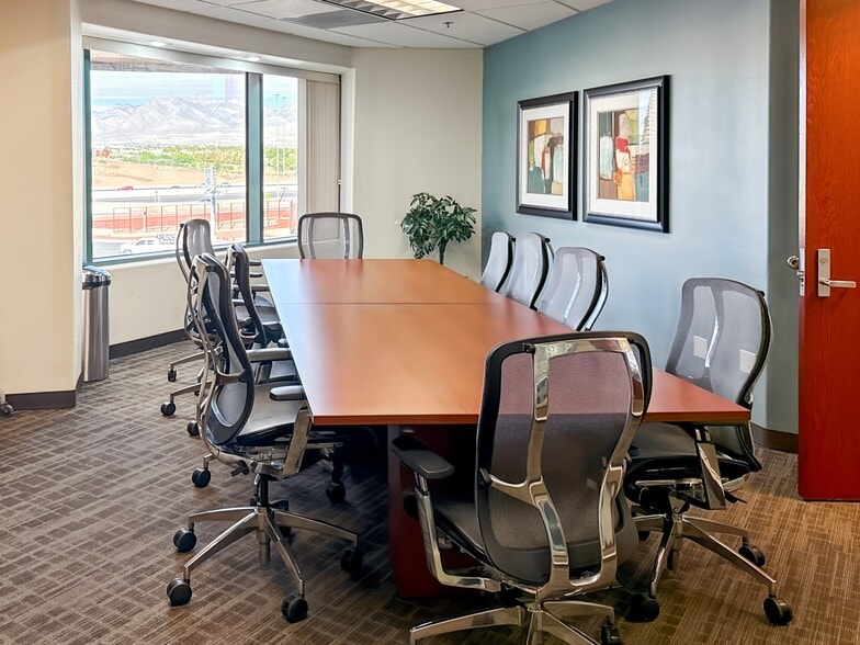 More Photos Of 500 N Rainbow Blvd, Las Vegas Coworking Space