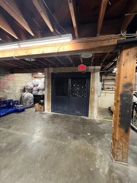 More Photos Of 1815 NE 43rd Ave, Portland Supermarket For Lease