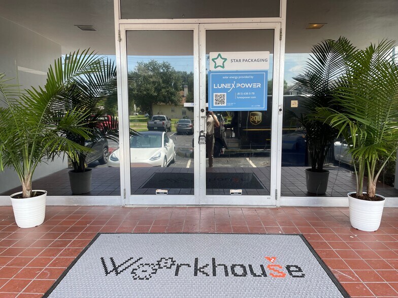 More Photos Of 6818-6824 S Manhattan Ave, Tampa Industrial For Lease