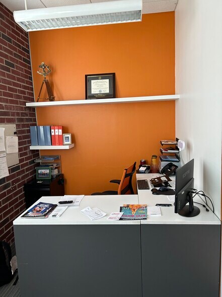 More Photos Of 1860 N Avenida Republica De Cuba, Tampa Office For Sale