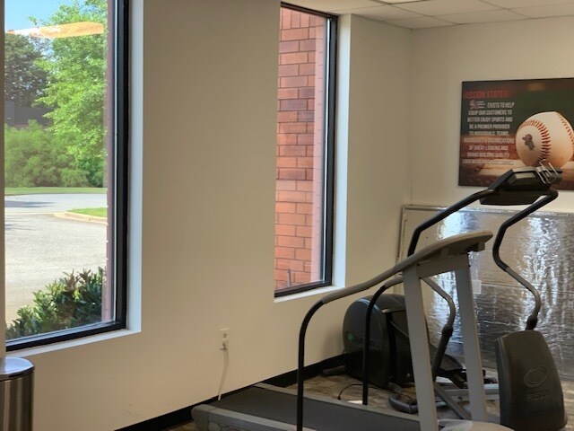 More Photos Of 1060 Union Center Dr, Alpharetta Distribution For Lease