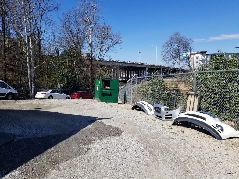 More Photos Of 825 N Graham St, Charlotte Industrial For Sale
