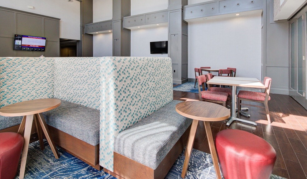 More Photos Of 4617 7th St, Bay City Hotel For Sale