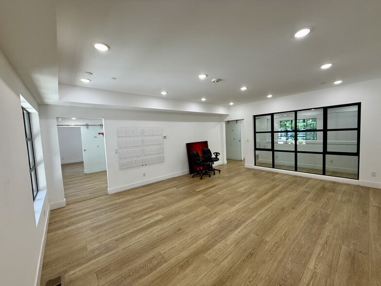 More Photos Of 214 Village Blvd, Incline Village Storefront Retail Residential For Lease