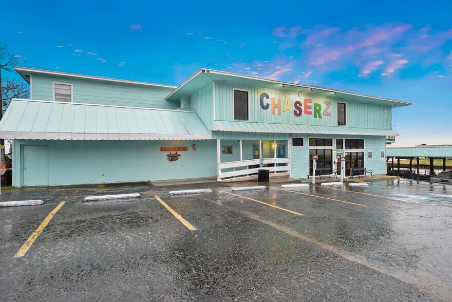 More Photos Of 371 Navaho Trl, Onalaska Restaurant For Lease