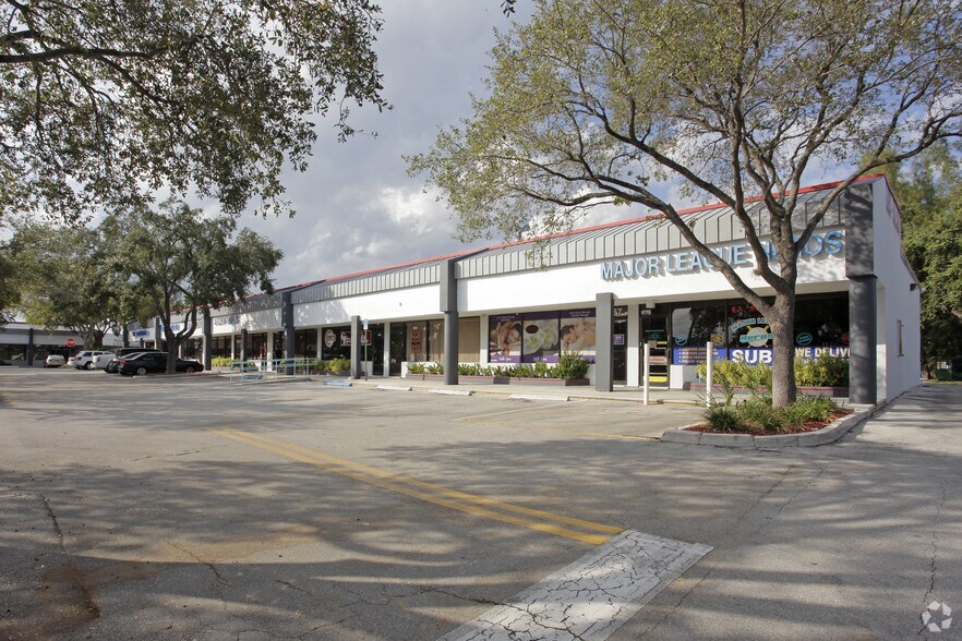 More Photos Of 933-1007 W Commercial Blvd, Fort Lauderdale Unknown For Lease