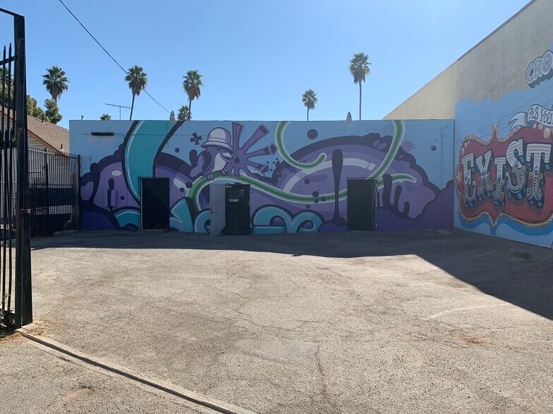 More Photos Of 5119 W Sunset Blvd, Los Angeles General Retail For Lease