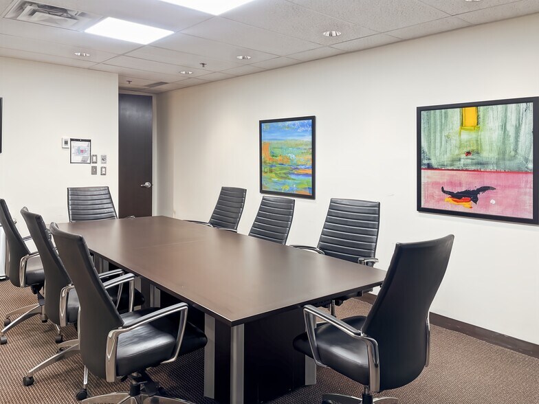 More Photos Of 500 Pl D'armes, Montréal Coworking Space