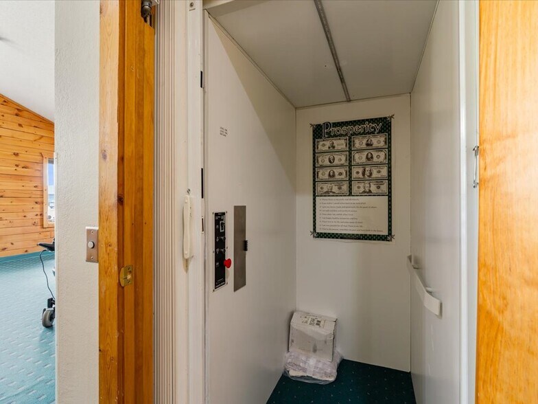 More Photos Of 1435 Anne St NW, Bemidji Office For Sale