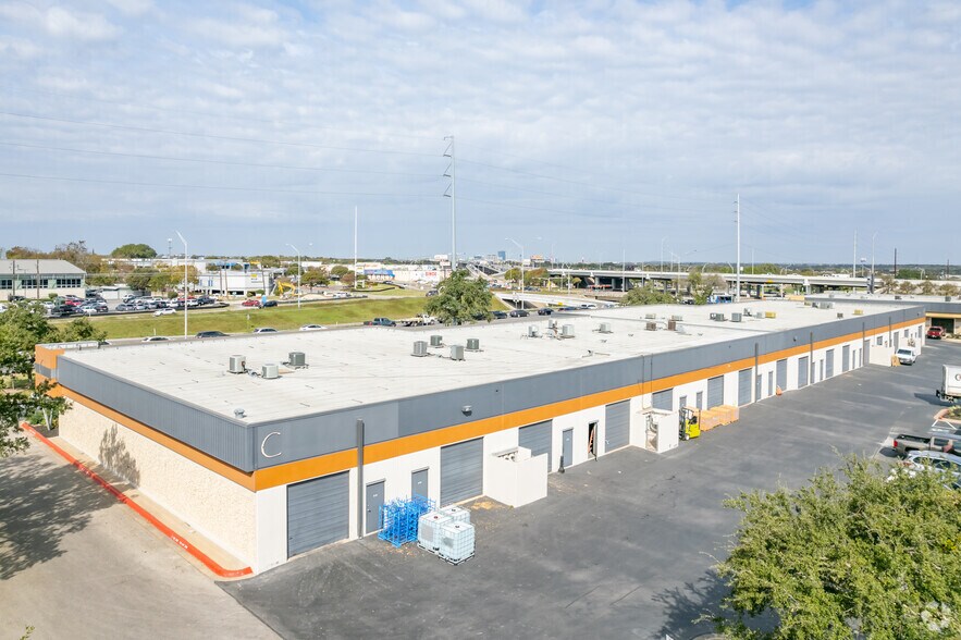 More Photos Of 7801 N Lamar Blvd, Austin Unknown For Lease