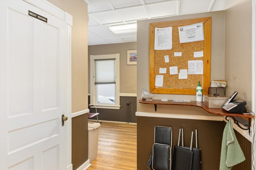 More Photos Of 32 Park Ave, Keene Office For Sale