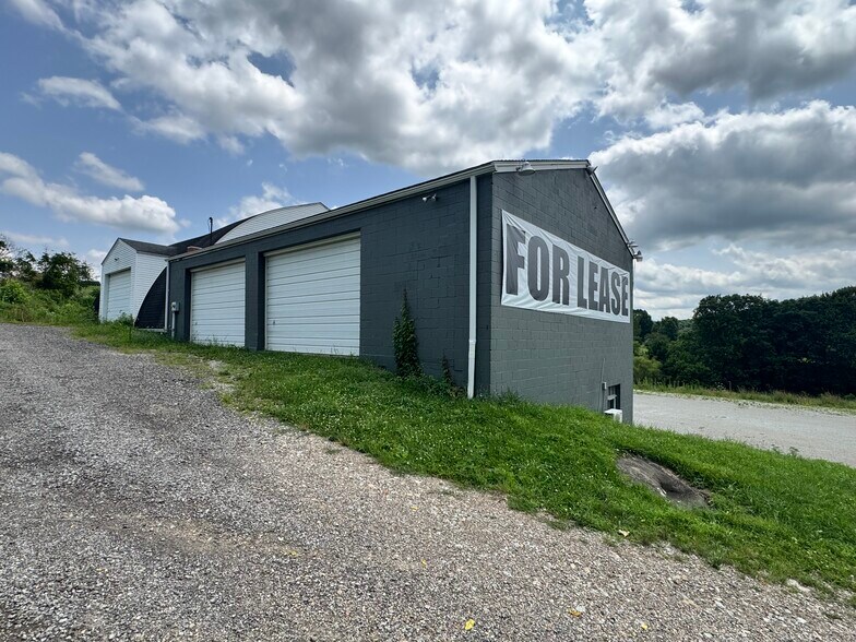 More Photos Of 797 Carlton Dr, Bentleyville Warehouse For Lease