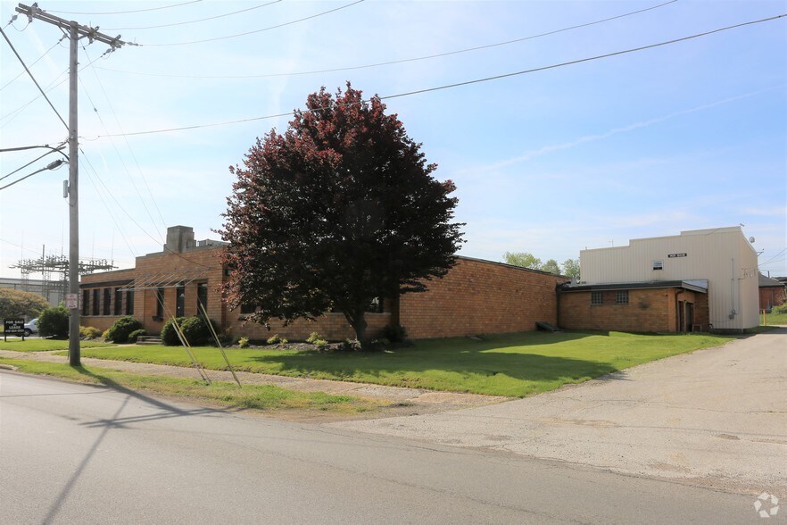 More Photos Of 102 E 5th St, Mansfield Manufacturing For Sale