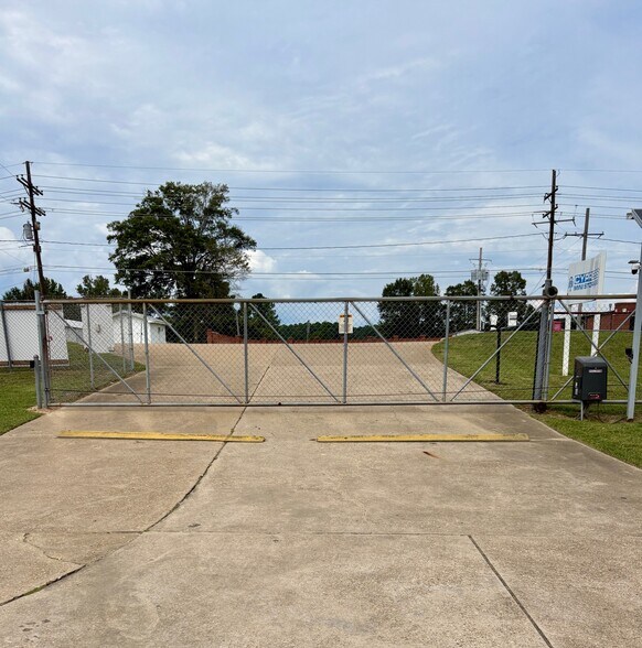 More Photos Of 4601 Cypress st, West Monroe Self Storage For Sale