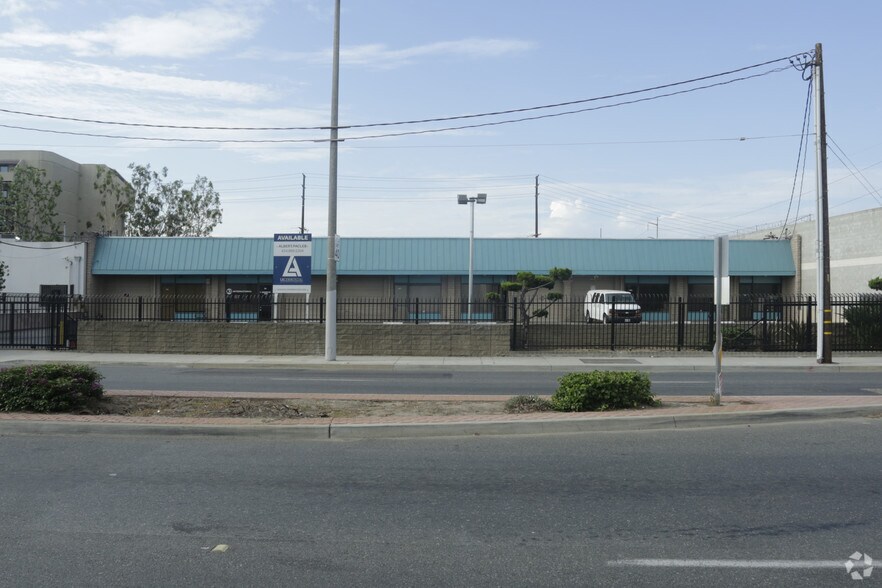 More Photos Of 220-230 W Florence Ave, Inglewood Manufacturing For Lease