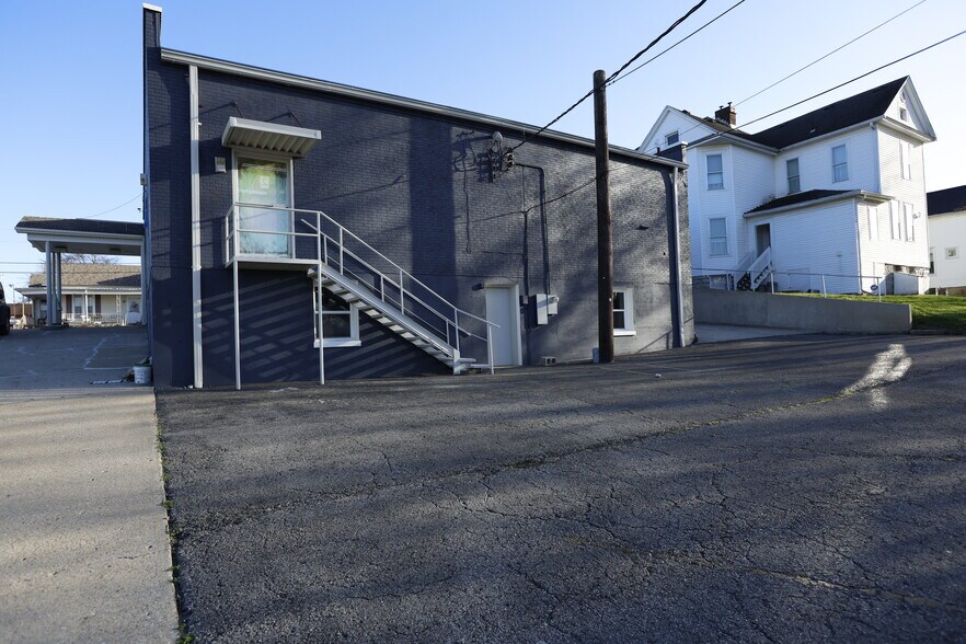 More Photos Of 325 W Main St, Lebanon Office Residential For Sale