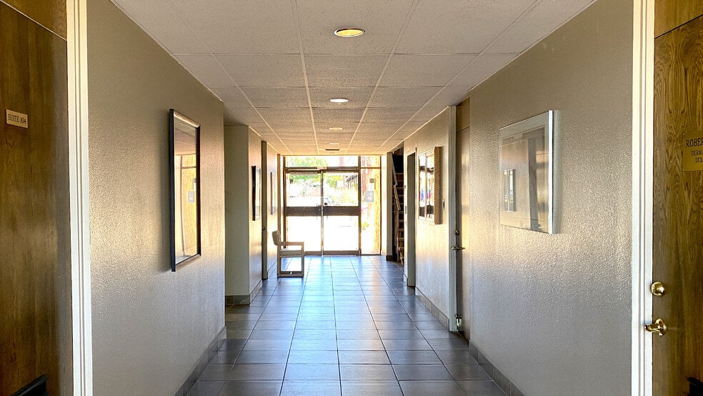 More Photos Of 74090 El Paseo, Palm Desert Medical For Sale