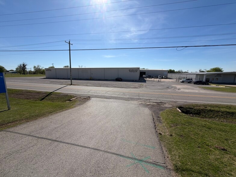 More Photos Of 3248 N Sheridan Rd, Tulsa Warehouse For Sale