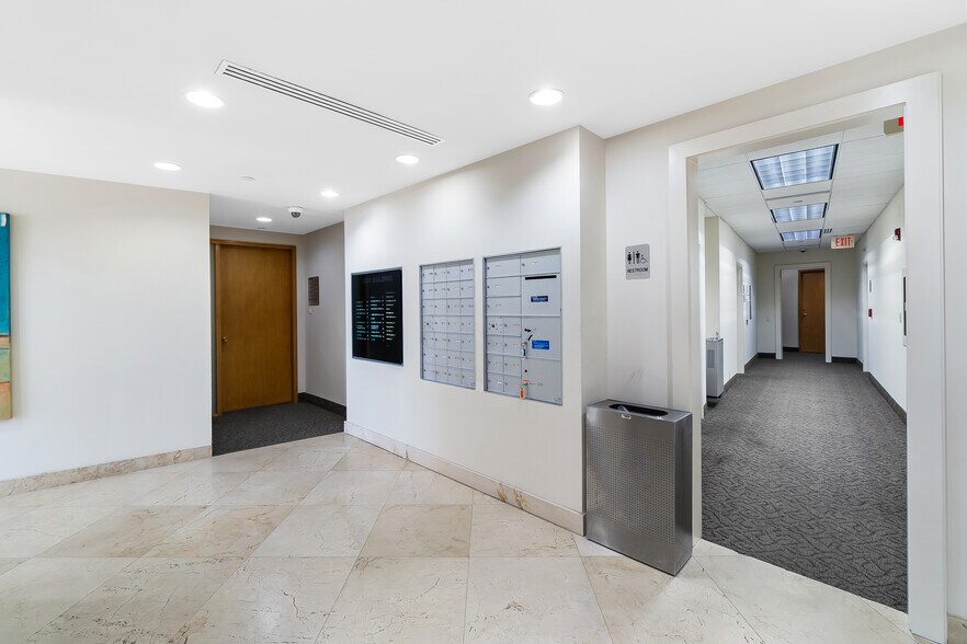 More Photos Of 8000 N Federal Hwy, Boca Raton Medical For Lease