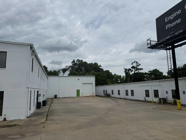 More Photos Of 1445 Cleveland Ave, East Point Showroom For Sale