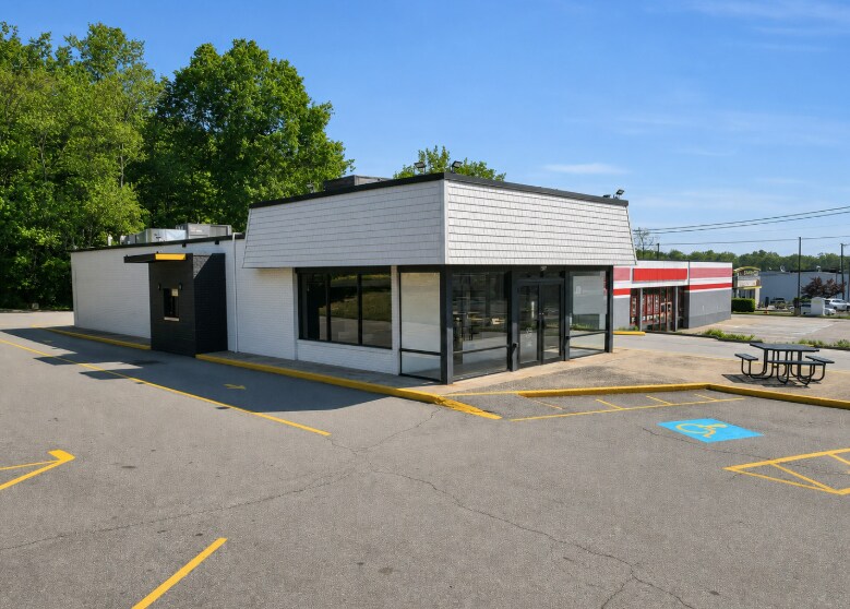 More Photos Of 942 Washington St, Middletown Fast Food For Sale