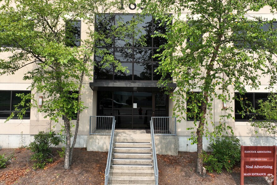 More Photos Of 185 Centre St, Danvers Office For Sale