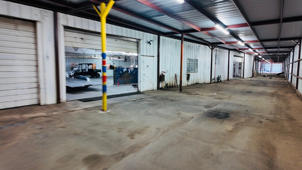 More Photos Of 1520 S Central Ave, Oklahoma City Manufacturing For Lease