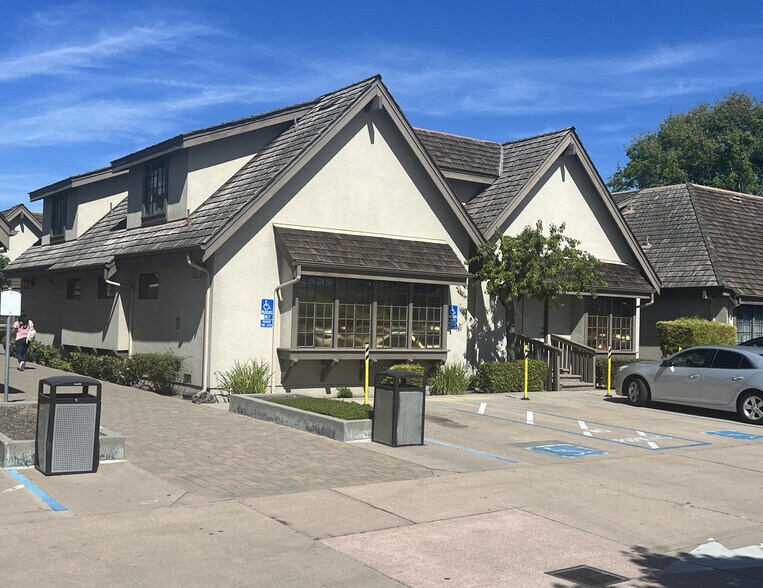 Primary Photo Of 260 San Jose St, Salinas Medical For Lease