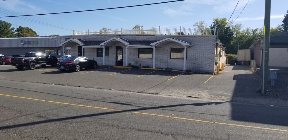 More Photos Of 289 Fairfield Ave, Waterbury Freestanding For Sale
