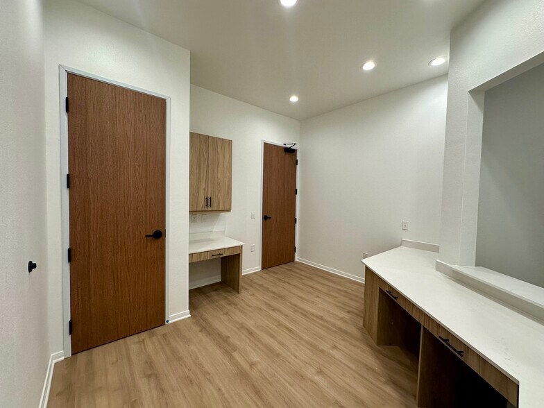 More Photos Of 3925 S Preston Rd, Celina Unknown For Lease