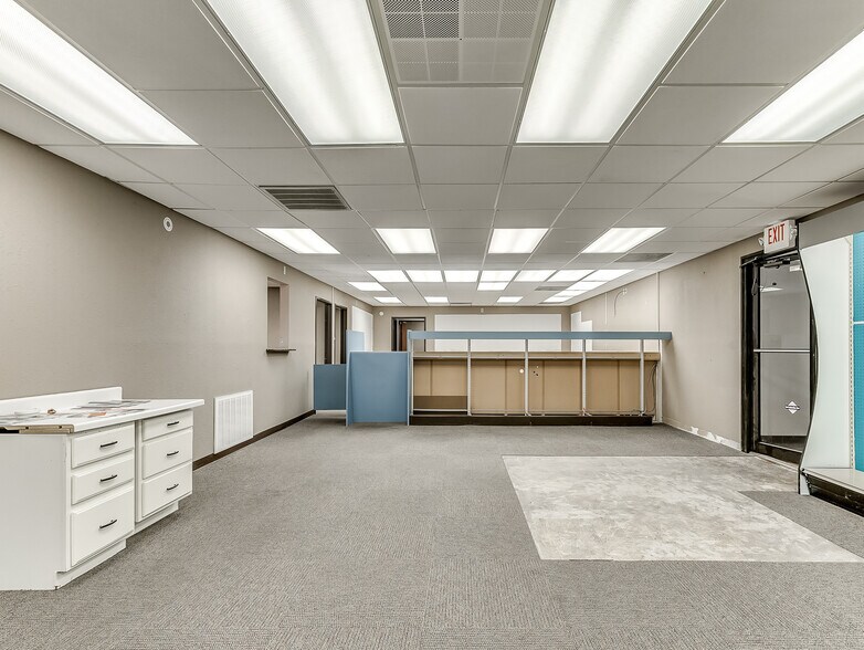 More Photos Of 2005 Parkview Dr, El Reno Medical For Lease