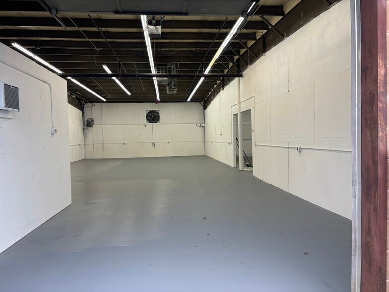 More Photos Of 110 Elm St, Bridgewater Warehouse For Lease