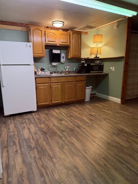 More Photos Of , Bozrah Office For Sale