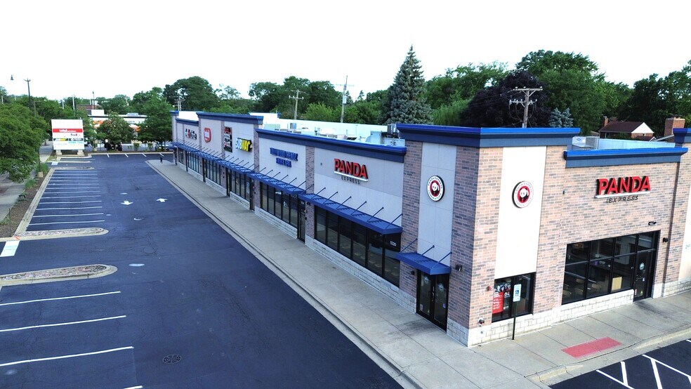 More Photos Of 5220-5240 Dempster St, Skokie Freestanding For Lease